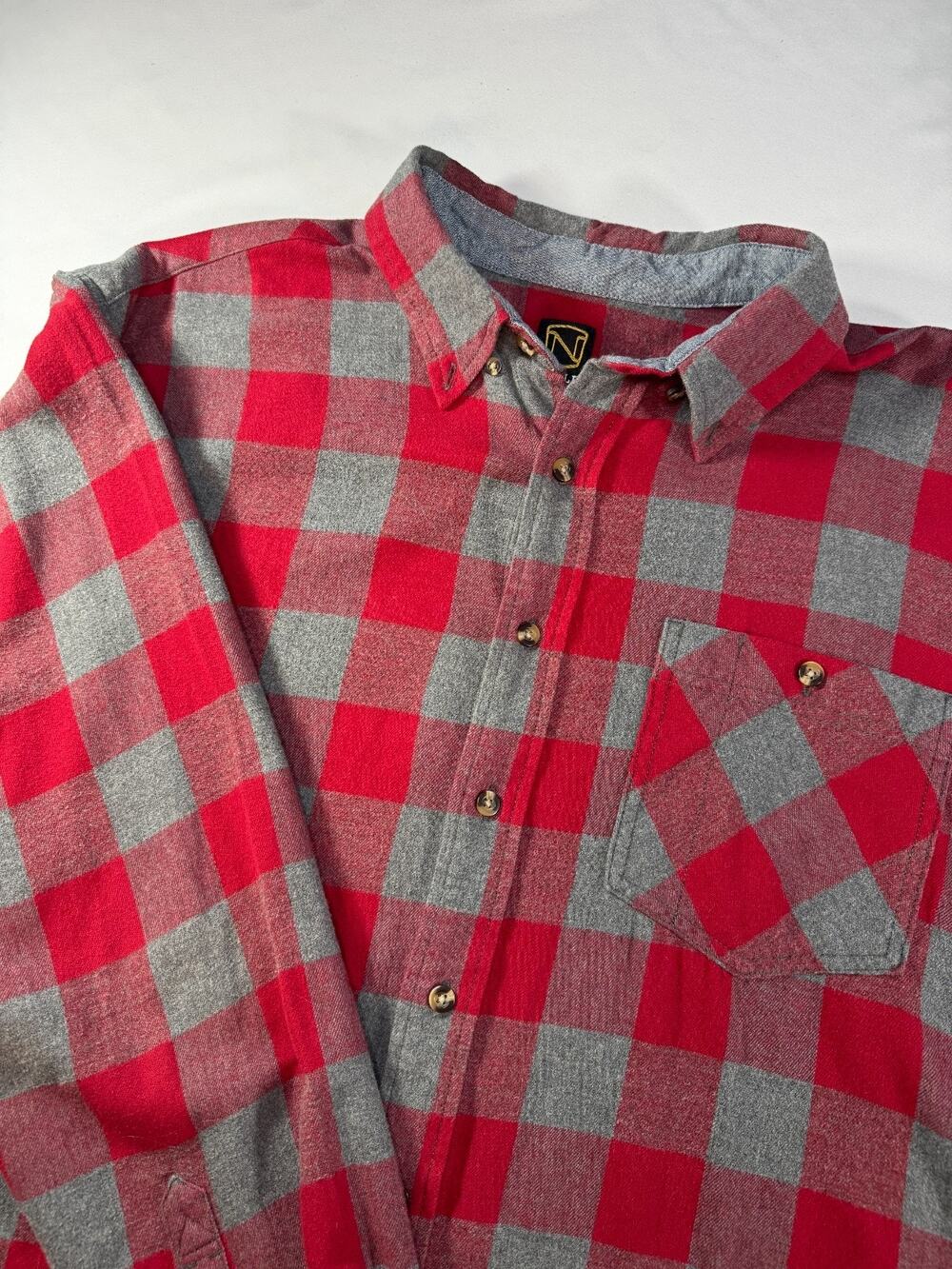 Noble Outfitters Men's XL Red Gray Plaid Flannel Shirt Long Sleeve Button Up